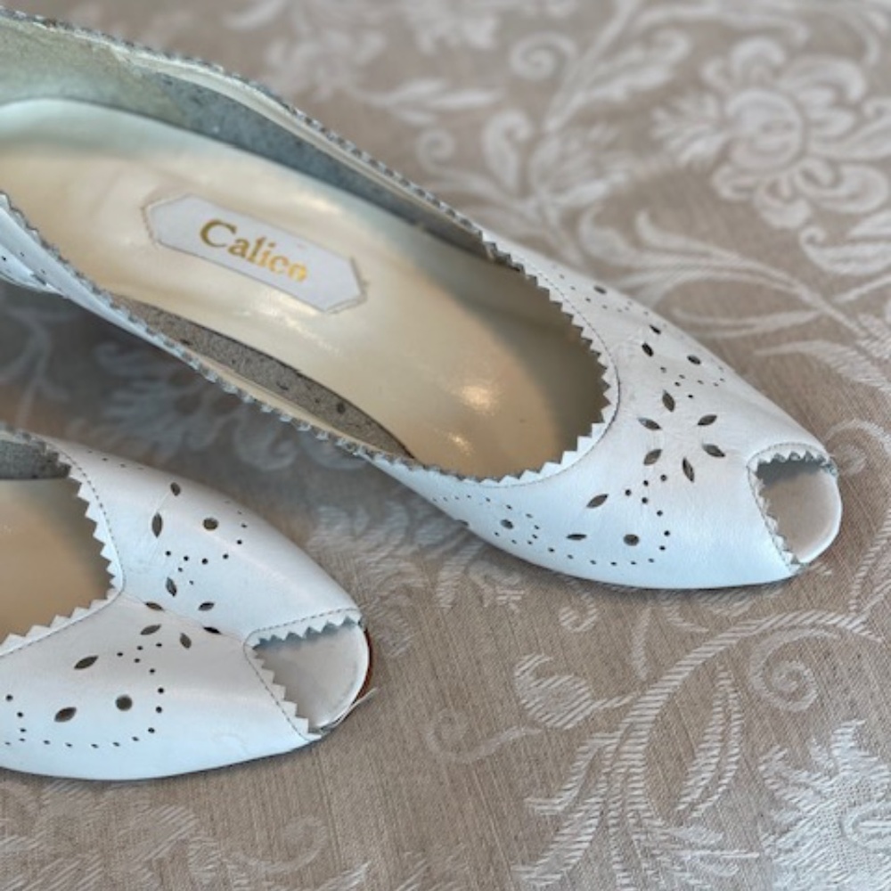 White Calico Heels 8M - Picture 5 of 6